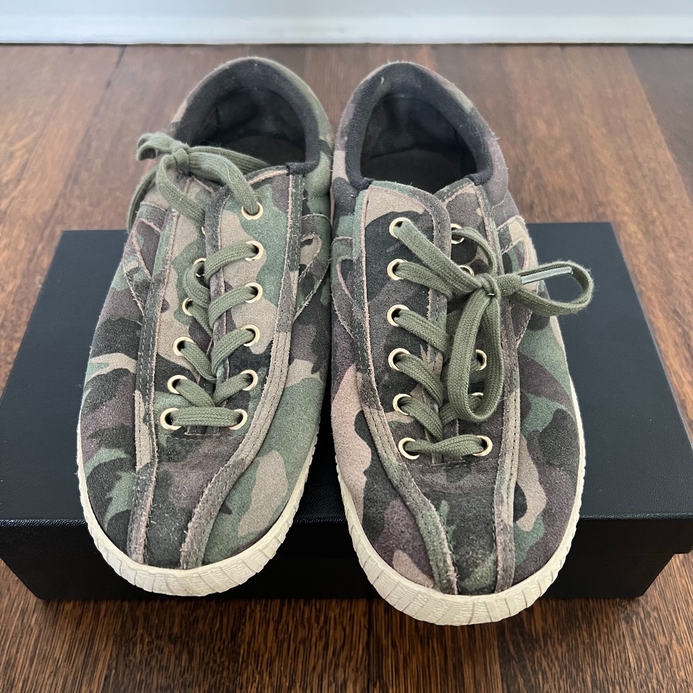 Tretorn camo low top sneakers